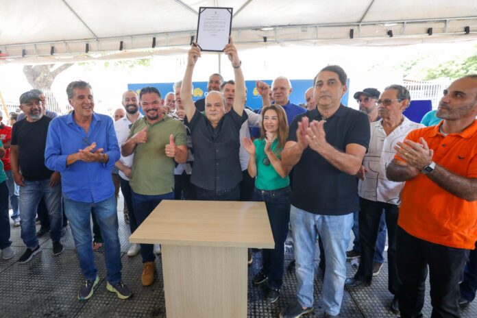 Ibaneis Rocha: “As obras continuam, nós teremos aqui parque de skate, área de quiosques para que as pessoas possam fazer seu lanche” | Fotos: Renato Alves/Agência Brasília Ibaneis Rocha: “As obras continuam, nós teremos aqui parque de skate, área de quiosques para que as pessoas possam fazer seu lanche” | Fotos: Renato Alves/Agência Brasília