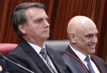 Bolsonaro e Moraes durante a cerimônia no Tribunal Superior Eleitoral, na última terça-feira (16) — Foto: Antonio Augusto/Secom/TSE