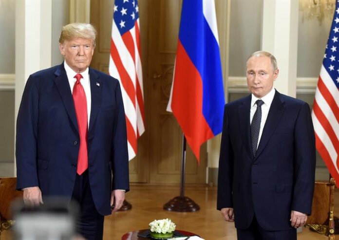 Donald Trump e Vladimir Putin Foto: EFE/HEIKKI SAUKKOMAA/LEHTIKUVA HANDO