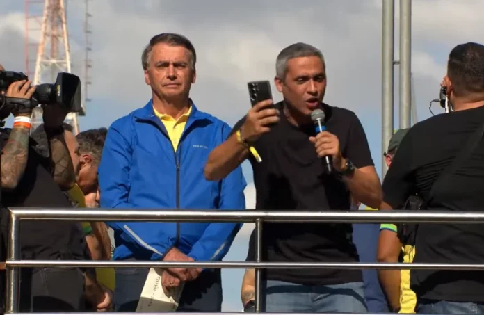 Bolsonaro e Gustavo Gayer na Avenida Paulista Foto: Reprodução/YouTube Silas Malafaia