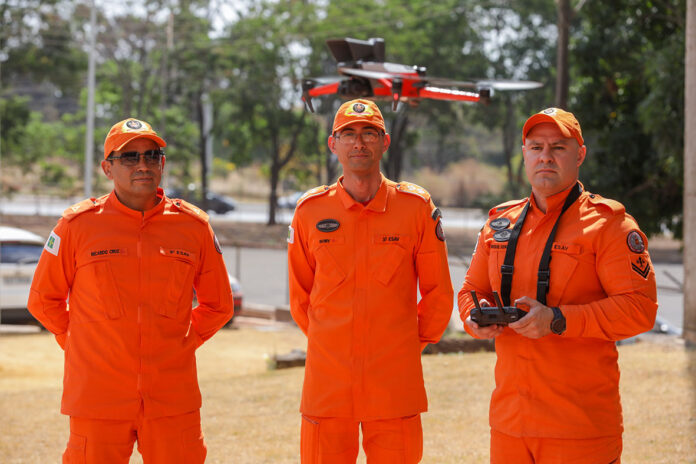 Atualmente, estão disponíveis cinco drones do modelo Mavic 2, que se destaca pelo zoom de longo alcance, e seis do Mavic 3T, que conta com câmera termográfica e indicado para operações em campo (Fotos: Geovana Albuquerque/Agência Brasília) Atualmente, estão disponíveis cinco drones do modelo Mavic 2, que se destaca pelo zoom de longo alcance, e seis do Mavic 3T, que conta com câmera termográfica e indicado para operações em campo (Fotos: Geovana Albuquerque/Agência Brasília)