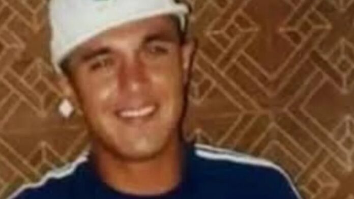 Divulgação Jovem aparece vivo no próprio velório