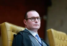 Zanin vota, e STF forma maioria para manter Bolsonaro preso Cristiano Zanin Foto: Fellipe Sampaio /STF e Gustavo Moreno/STF