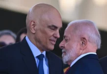 Ministro Alexandre de Moraes, do STF, e o presidente Luiz Inácio Lula da Silva Foto: EFE/ Andre Borges