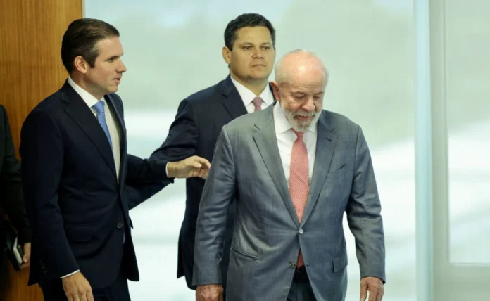 Presidente Lula e os presidentes do Senado, Davi Alcolumbre, e da Câmara, Hugo Motta Foto: Fabio Rodrigues Pozzebom/Agência Brasil