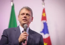 Tarcísio declara apoio a Flávio Bolsonaro: “Terá nosso suporte” Tarcísio de Freitas, governador de São Paulo Foto: Pablo Jacob/Governo do Estado de SP