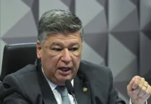 Projeto que pode livrar Bolsonaro avança no Senado