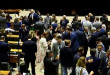 Senado aprova isenção do IR para quem ganha até R$ 5 mil por mês