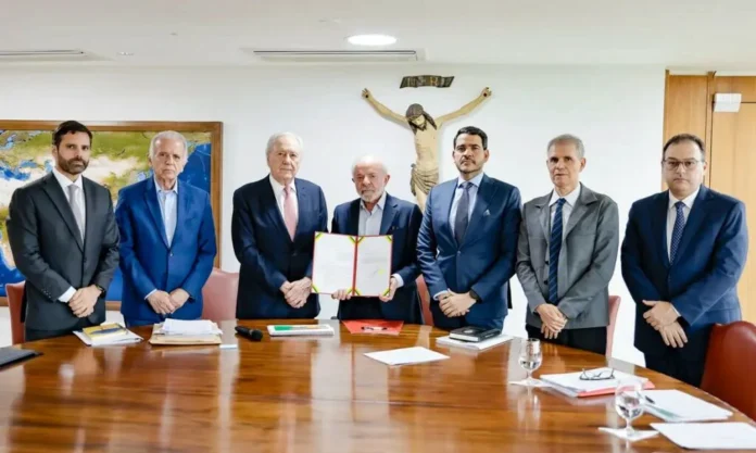 Lula reunido com ministros para discutir projeto de lei contra facções Foto: PR/Ricardo Stuckert