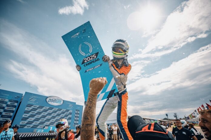 Sobrinho de Rubens Barrichello venceu a corrida 3 desta etapa (Fotos: Marcelo Machado de Melo/Vicar) Sobrinho de Rubens Barrichello venceu a corrida 3 desta etapa (Fotos: Marcelo Machado de Melo/Vicar)