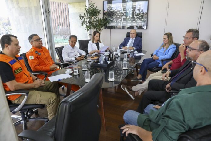 Plano tem a finalidade de coordenar a atuação dos órgãos públicos, entidades privadas e da sociedade civil na adoção de medidas preventivas e corretivas destinadas a evitar ou reduzir riscos graves e iminentes à saúde da população (Foto: Divulgação/Brasília Ambiental) Plano tem a finalidade de coordenar a atuação dos órgãos públicos, entidades privadas e da sociedade civil na adoção de medidas preventivas e corretivas destinadas a evitar ou reduzir riscos graves e iminentes à saúde da população (Foto: Divulgação/Brasília Ambiental)