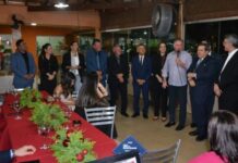 Casa do Maranhão homenageia Froz Sobrinho por avanços da justiça O desembargador Froz Sobrinho foi homenageado pelo trabalho premiado no Innovare, desenvolvido com a colaboração dos magistrados Carlos Augusto Pires Brandão e Hugo Leonardo Abas Frazão em defesa das comunidades quilombolas de Alcântara