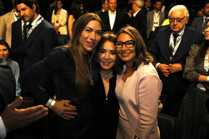 Patrícia Abravanel, Íris Abravavel e a primeira-dama Janja Foto: Lourival Ribeiro/SBT