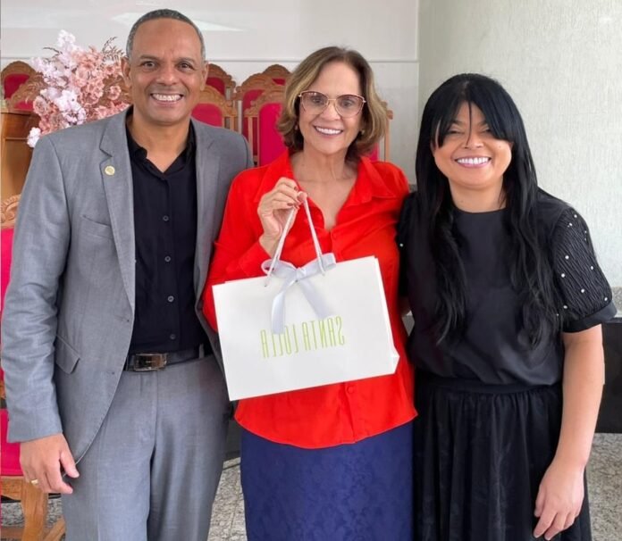 Fotos: Pastor Paulo Gonzaga; senadora Damares Alves; Cléo Gonzaga, esposa do pastor Paulo Gonzaga.