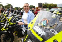 Durante a entrega das viaturas, a vice-governadora Celina Leão ressaltou: “A cada dia, a educação precisa prevalecer. O Detran tem que fazer a fiscalização, e essa entrega é muito importante para reforçar esse trabalho” | Foto: Paulo H. Carvalho/Agência Brasília