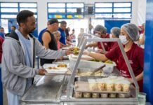Pesquisa indica que 75% dos usuários aprovam a qualidade dos restaurantes comunitários no DF Um em cada cinco usuários considera as refeições servidas nos restaurantes comunitários satisfatórias | Foto: Geovana Albuquerque/Agência Brasília