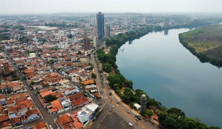 Em Itumbiara onde o pai matou seus dois filhos, Homem mata ex-mulher e tira a própria vida Cidade de Itumbiara (GO) Foto: Prefeitura de Itumbiara