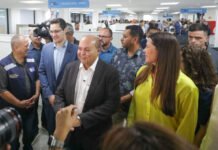 Ibaneis Rocha: “Eu tenho certeza de que essa obra do Na Hora agrada a população, atende desde a pessoa mais carente até o empresário da região, que precisa de serviço, precisa tirar suas certidões, precisa atualizar documentos. Realmente, é uma obra que chega abraçando toda a população, e eu tenho convicção de que a população vai receber isso com muito carinho” (Foto: Renato Alves/Agência Brasília)