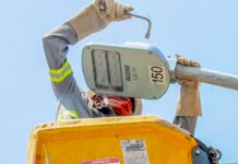 Iluminação em LED chega a quase 97% dos postes do DF e reforça segurança Desde 2019, a iluminação pública do Distrito Federal já teve 316 mil luminárias substituídas por LED (Fotos: Lúcio Bernardo Jr./Agência Brasília)