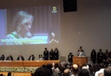 Celina Leão toma posse como Governadora do DF em cerimônia na Câmara Legislativa do Distrito Federal Celina Leão tomo posse como Governadora do DF - Informa Tudo DF - Foto: Silvano Lima