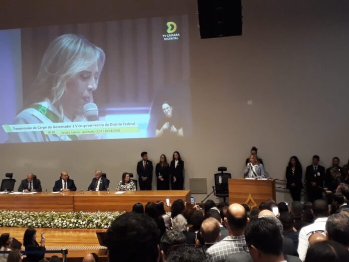 Celina Leão tomo posse como Governadora do DF - Informa Tudo DF - Foto: Silvano Lima Celina Leão tomo posse como Governadora do DF - Informa Tudo DF - Foto: Silvano Lima