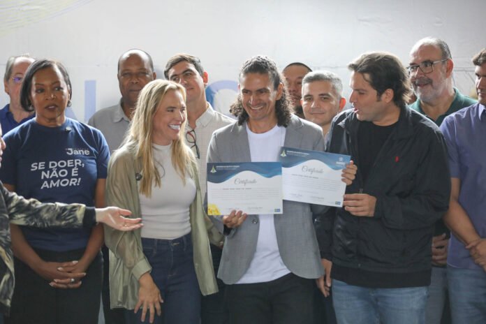 Celina Leão: "O QualificaDF é um programa que ensina uma profissão e amplia oportunidades. Isso gera transformação, porque não se trata apenas de empregabilidade, mas de incentivar que cada um possa empreender" | Foto: Renato Alves/Agência Brasília