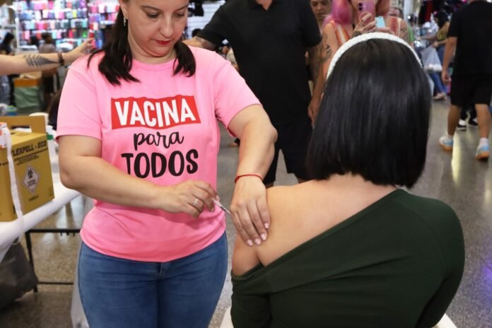 Vacinação contra o vírus influenza ganha destaque neste fim de semana. Foto: Sandro Araújo/Agência Saúde DF