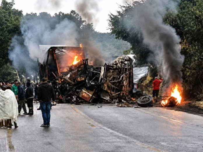 Acidente no Norte de Minas Gerais Foto: Corpo de Bombeiros / Divulgação