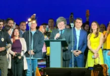 Milei chama Lula de “presidiário” e defende nome de Flávio Bolsonaro