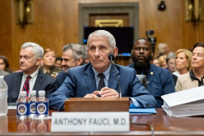 Dr. Anthony Fauci, no Senado dos EUA Foto: EFE/EPA/MATTHEW KAMINSKY