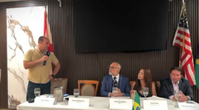 Eduardo Bolsonaro durante discurso de inauguração da TLTV Foto: Frame de vídeo / Instagram