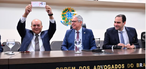 Ibaneis volta à advocacia Ibaneis volta à advocacia