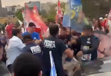 Equipes de divulgação do PT e do Podemos trocam socos no DF