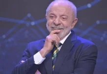Lula defende ‘saidinha’ e fala em ressocialização, enquanto Flávio defende fim do benefício