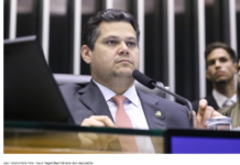 Alcolumbre diz que impactos do fim da 6×1 são incalculáveis