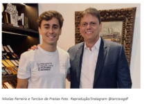 Tarcísio posa ao lado de Nikolas: “Grandes coisas estão por vir”